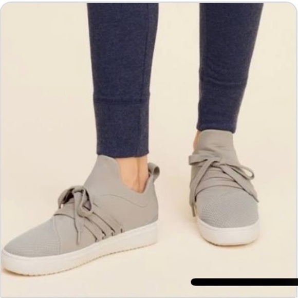 Steve Madden Gray Sneakers - ‘Lancer’ - Picture 1 of 8